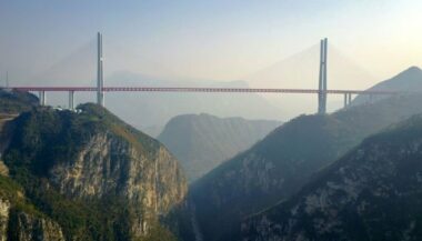 Ouverture en Chine du pont le plus haut du monde