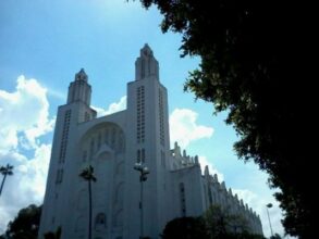 Eglise Sacré-Cœur. Le terrain sera racheté par la ville de Casablanca