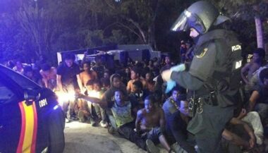 Au moins 250 migrants ont forcé la frontière à Sebta