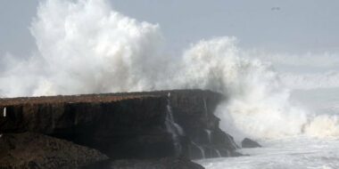 Alerte météo: Vagues géantes sur les côtes atlantiques la nuit prochaine