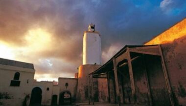 Le recasement de marchands ambulants dans la cité portugaise d'El Jadida contesté