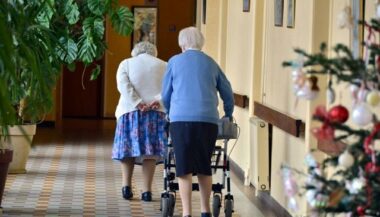 Espérance de vie: Les femmes pourraient vivre jusqu'à 90 ans d'ici 2030