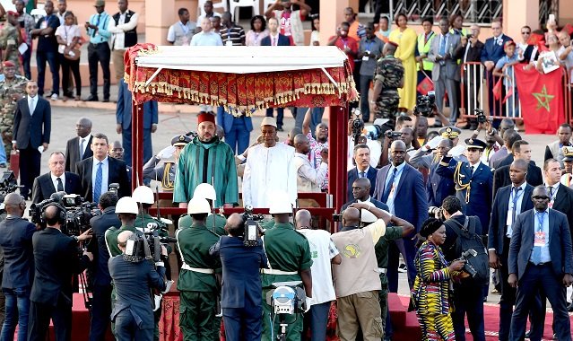 Conventions de coopération et bain de foule pour le Roi à Conakry