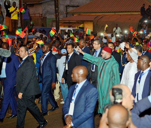 Conventions de coopération et bain de foule pour le Roi à Conakry