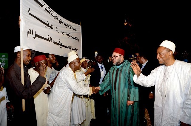 Conventions de coopération et bain de foule pour le Roi à Conakry