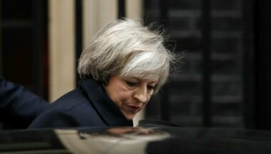 Les députés britanniques autorisent le Brexit