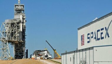 Une société américaine va envoyer deux touristes autour de la Lune fin 2018