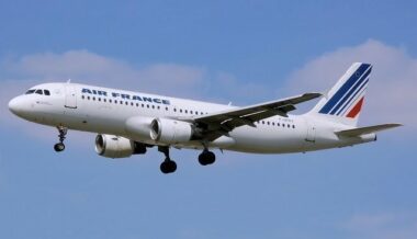 Fouille supplémentaire des passagers pour un vol d'Air France à Casablanca