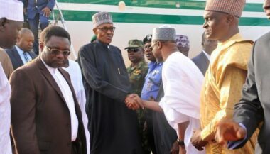 Nigeria: Buhari de retour, mais le vice-président assure l'intérim