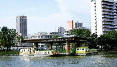 La Banque centrale populaire finance le transport lagunaire à Abidjan