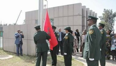 Union africaine: levée du drapeau marocain