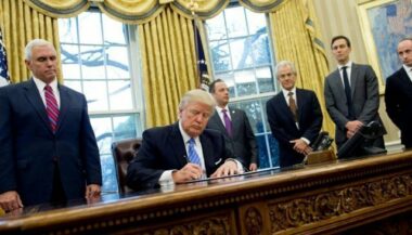 Trump signe un nouveau décret sur l'immigration qui exclut l’Irak