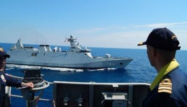 Exercice militaire conjoint entre deux frégates marocaines et la marine grecque