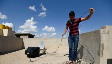 Après le départ de Da'ech, les paraboles de retour à Mossoul