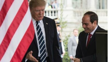 Trump loue le &ldquo;travail fantastique&rdquo; du président Sissi en Egypte