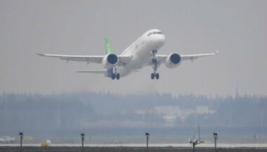 Premier vol réussi du C919, le rival chinois d'Airbus et Boeing (vidéo)