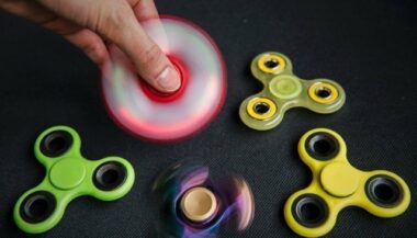 Le &ldquo;hand spinner&rdquo;, un jouet qui calme ou qui fâche?