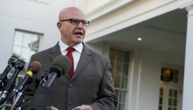 Trump accusé d'avoir révélé aux Russes des informations classifiées