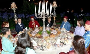 Vidéo. Quand le Roi Mohammed VI présente la famille royale à Emmanuel Macron