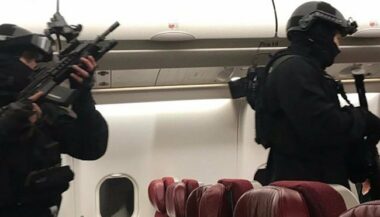 Un passager crée la panique à bord d'un vol de Malaysia Airlines (vidéo)