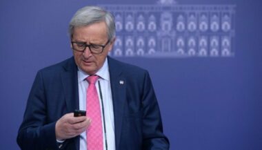 &ldquo;Je n'ai toujours pas de smartphone&rdquo;, avoue Juncker, président de la Commission européenne