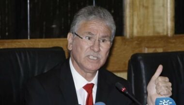 Louardi élabore un projet de loi sur l'accréditation des établissements de santé