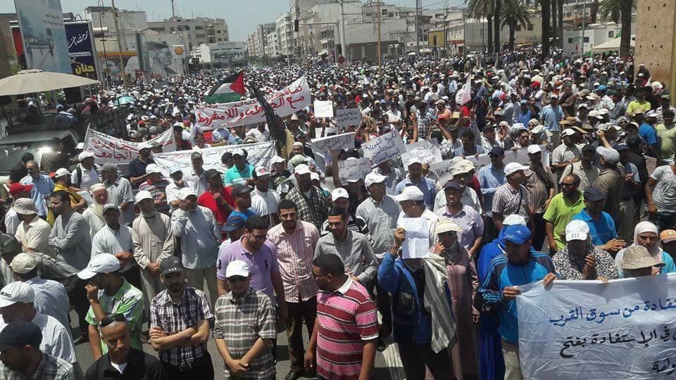 A Rabat, une énorme manifestation de soutien au hirak