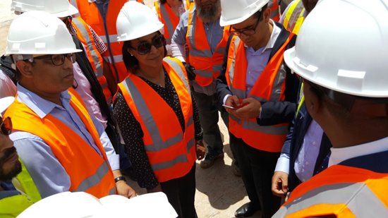La délégation marocaine conduite par Mounia Boucetta arrive en Guinée