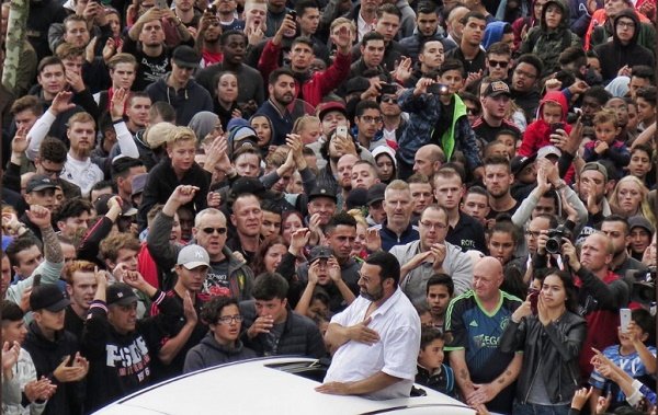 Vaste élan de solidarité avec Abdelhak Nouri, victime d'un malaise cardiaque en plein match (Images)