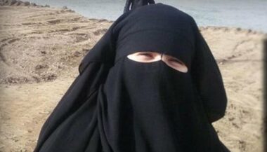 Deux épouses de jihadistes marocains et membres présumées de Da'ech remises à l'Espagne