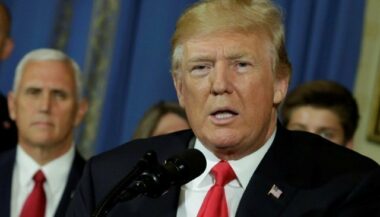 Trump promulgue avec réticence de nouvelles sanctions contre la Russie