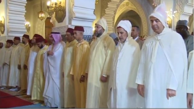 La manière de prier de Saâdeddine El Otmani suscite les commentaires