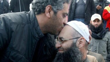 Liban: L'ex-chanteur Fadl Shaker condamné à 15 ans de travaux forcés