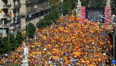 Des centaines de milliers de manifestants à Barcelone contre l'indépendance
