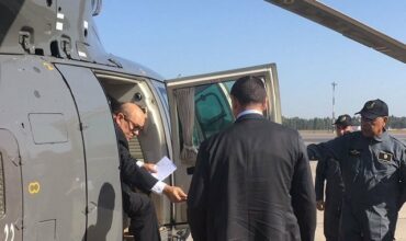 Jean-Yves Le Drian survole le TGV au Maroc