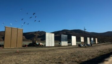 Présentation de prototypes pour le mur de Trump à la frontière