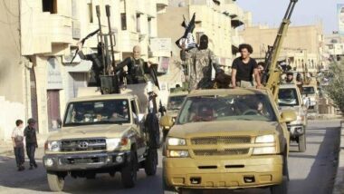 Syrie: Tous les combattants syriens de l'EI quittent la ville de Raqa (OSDH)