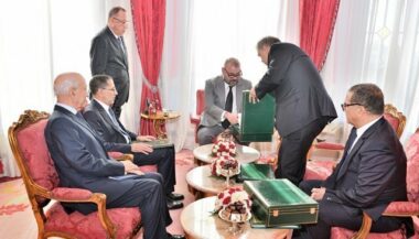 Le Roi Mohammed VI reçoit les rapports d'audit sur les projets d'Al Hoceima