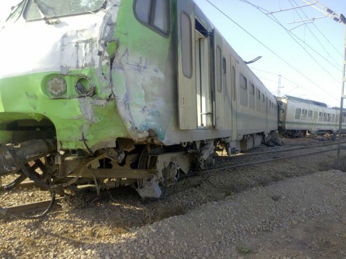 Un train reliant Casa-Port à Settat percute un tracteur et déraille (Photos)
