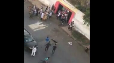 La police de Casa a arrêté un jeune qui terrorisait les élèves d'un collège avec un chien
