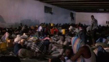 Des migrants vendus comme esclaves par leurs passeurs en Libye