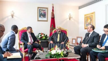 Le Roi Mohammed VI reçoit le président angolais à Abidjan