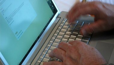 Fonction publique. La Cour des comptes recommande l’introduction du télétravail