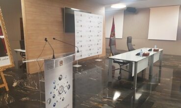 L'AMDIE fait attendre la presse plus de 3 heures