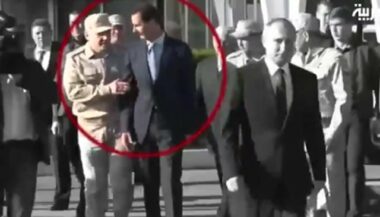 Vidéo. Syrie: un officier russe empêche Bachar Al-Assad d'approcher Poutine