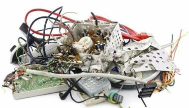 Déchets électroniques: la planète a produit l'équivalent de 4.500 tours Eiffel en 2016