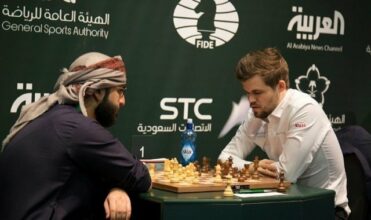 Compétition d'échecs à Ryad: une première sur fond de controverses