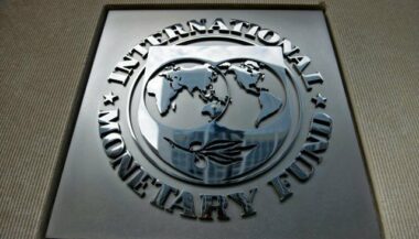 La croissance mondiale accélère, le spectre de la dette rôde à nouveau