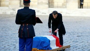 Le remarquable et touchant hommage de Macron à Jean d'Ormesson (vidéo)