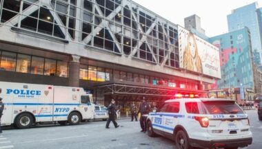 Explosion à New York: le suspect arrêté, quatre blessés